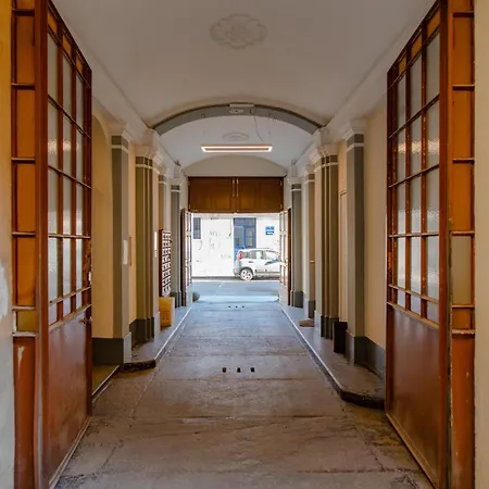 Luxury For Groups & Families In Center