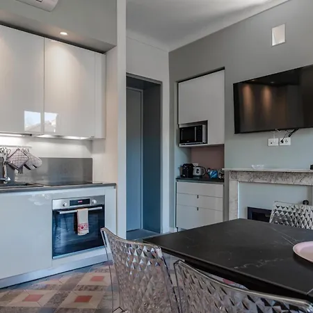 Luxury For Groups & Families In Center Apartment