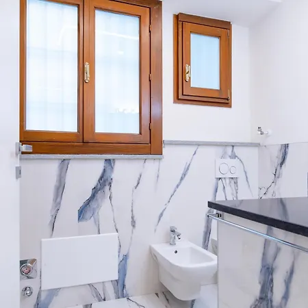 Luxury For Groups & Families In Center Apartment *