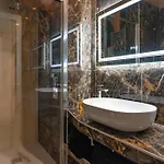 Luxury For Groups & Families In Center Turín