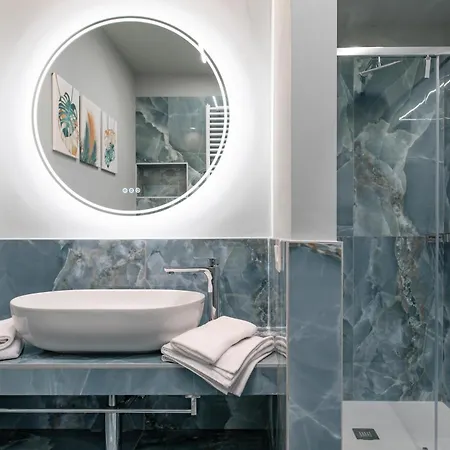 Luxury For Groups & Families In Center